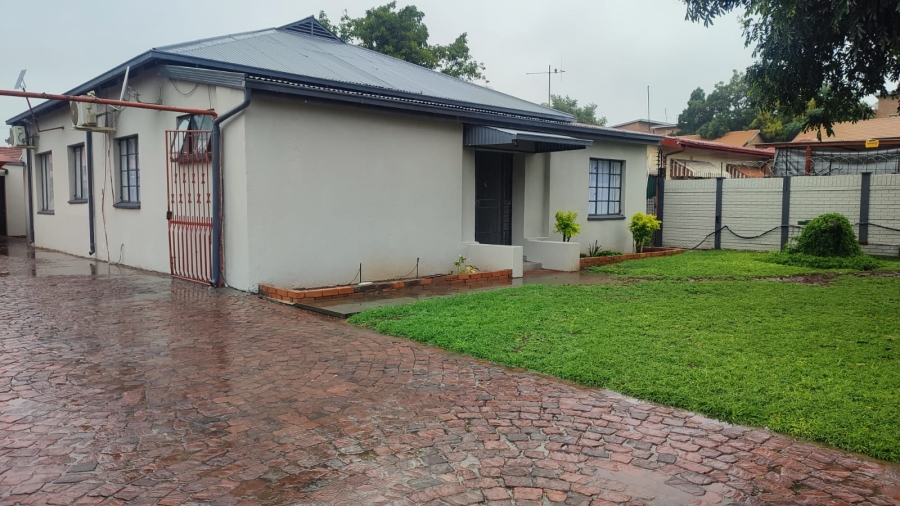 3 Bedroom Property for Sale in Rustenburg Central North West